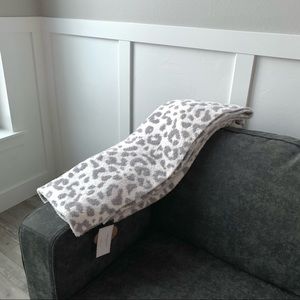 NWT Cupcakes and Cashmere Grey Leopard Throw